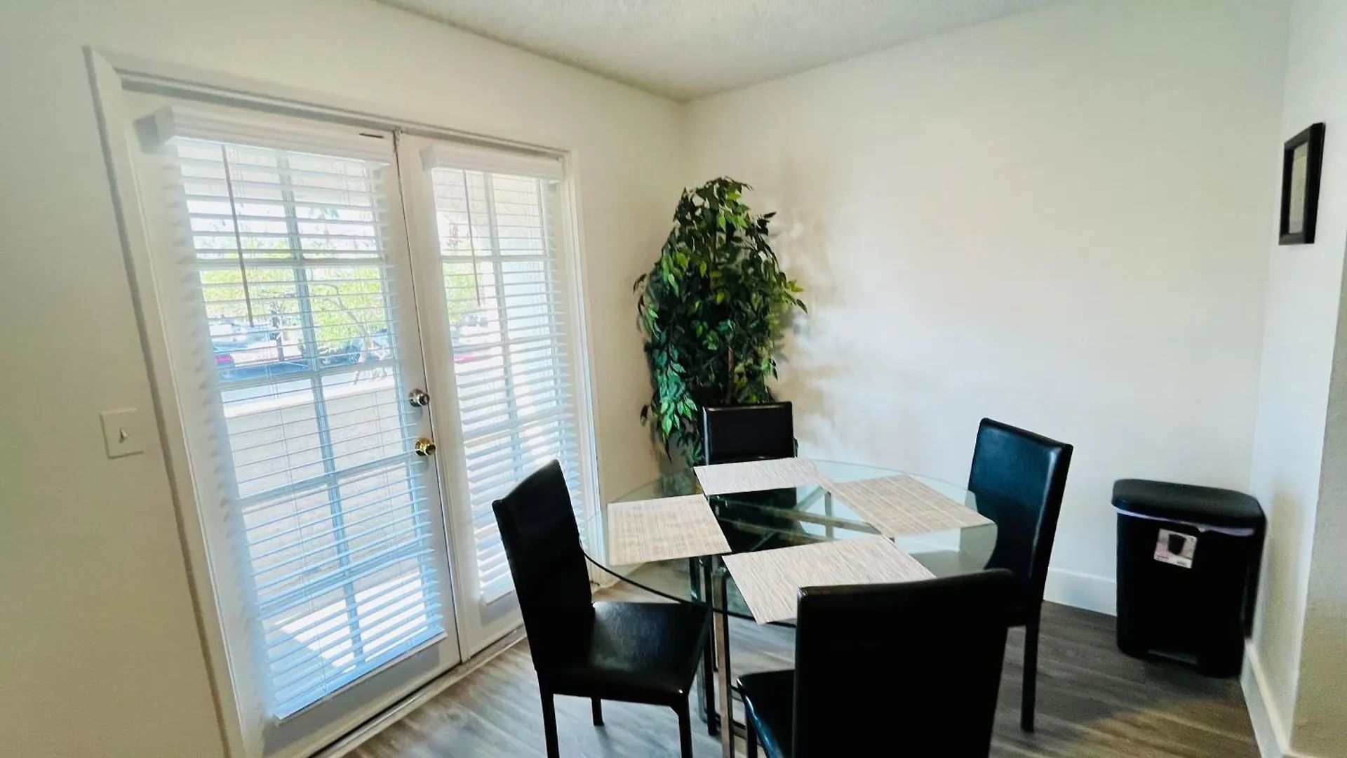 Cute 2 Bedroom 2 Bath 2 Mile Strip5 Las Vegas